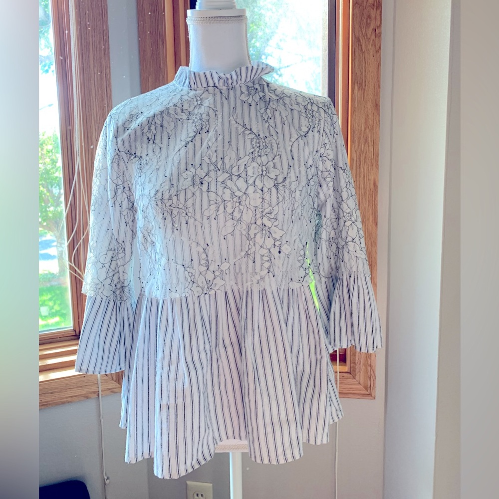 Lace ruffle top